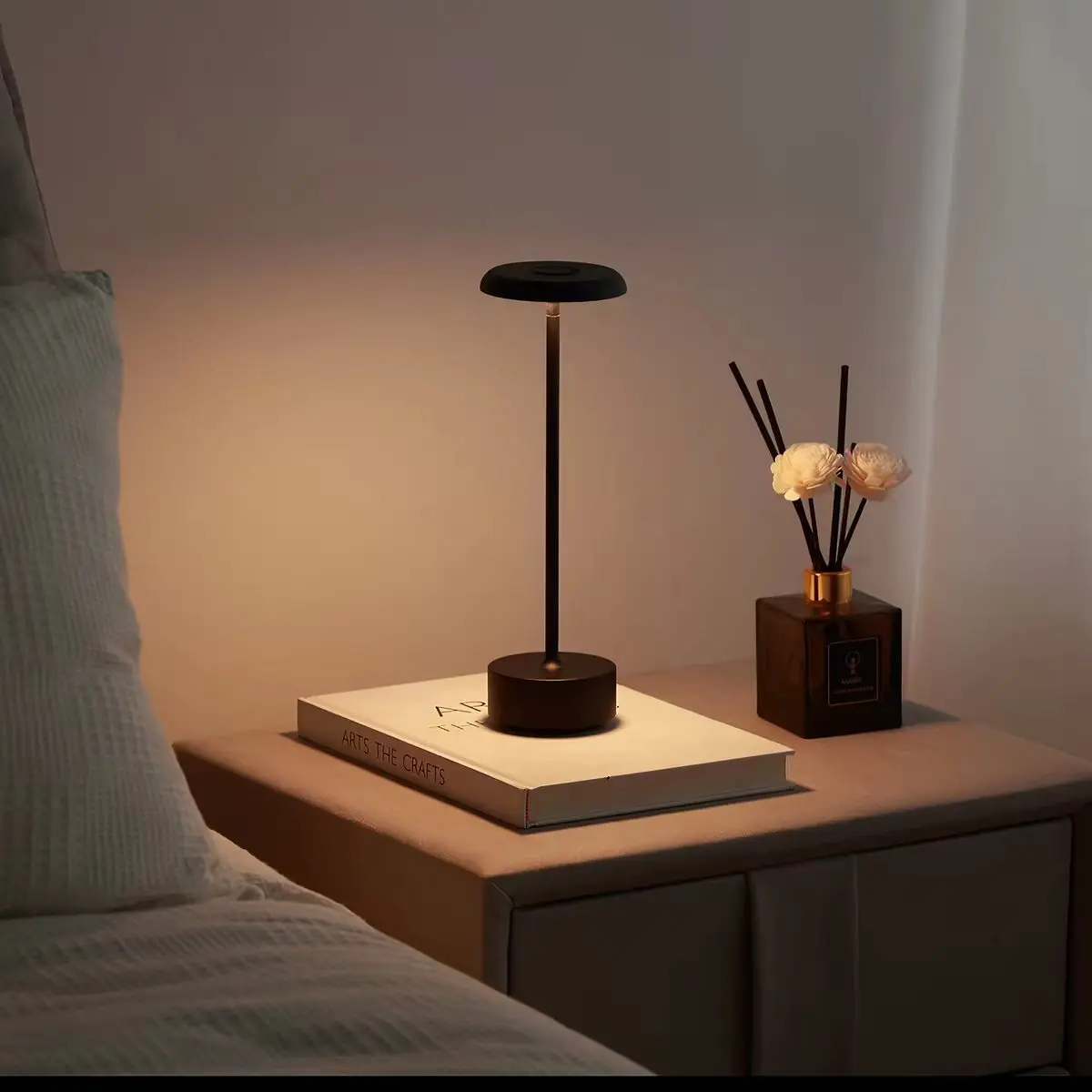 Modern Small Portable Touch Rechargeable Table Lamp T45-002 2