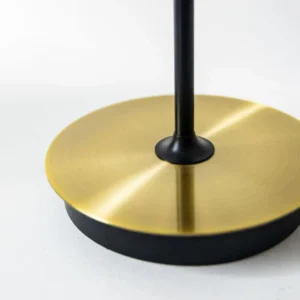 Minimalist Disc Shade Metal Bedside Accent Table Lamp T45-013 2