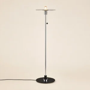 Italian Minimal Thin Vertical Floor Lamp Metal Flat Disc Shade FL-A010